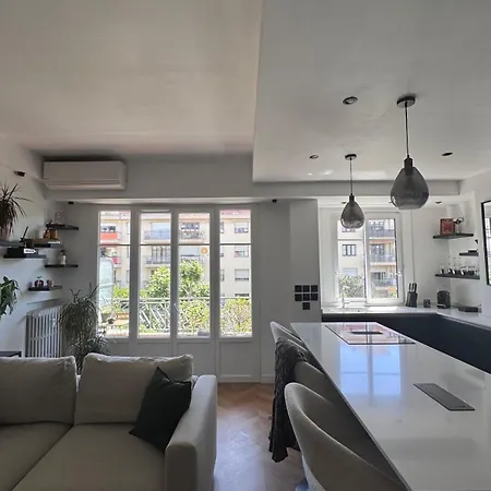 Beautiful 2-room, Ac, Center, Terrace