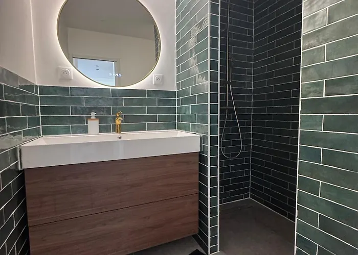 Beautiful 2-room, Ac, Center, Terrace * Νίκαια
