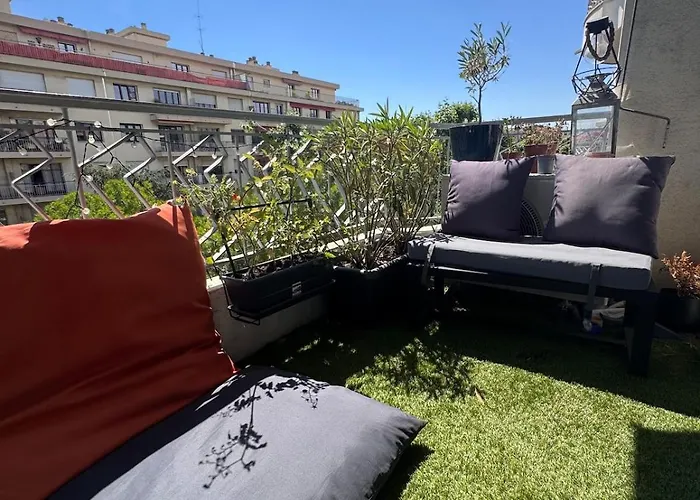 Beautiful 2-room, Ac, Center, Terrace شقة *