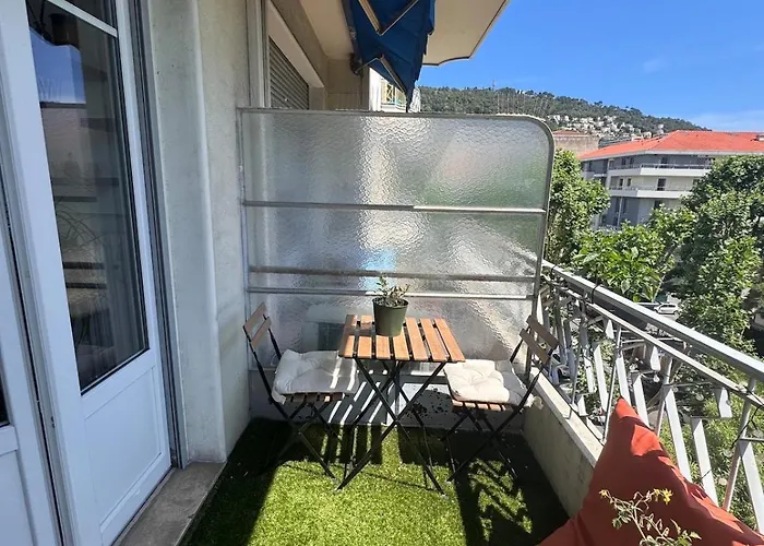 Διαμέρισμα Beautiful 2-room, Ac, Center, Terrace